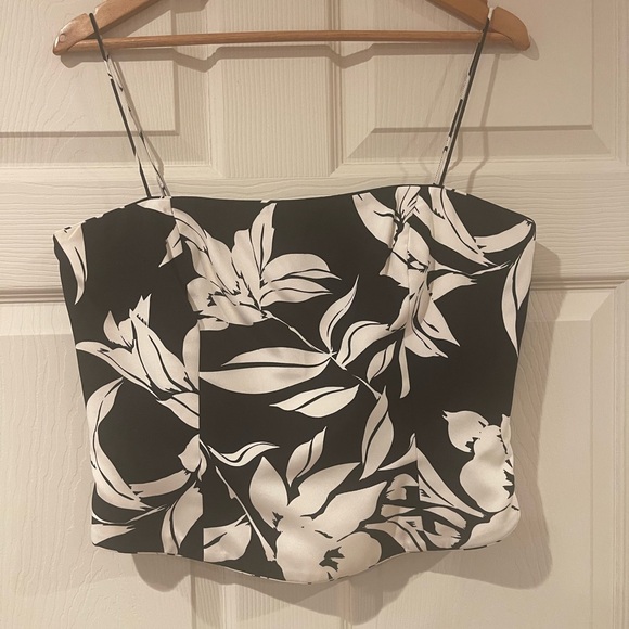 Flores & Flores Blazer & Corset 🖤 🤍 - Picture 4 of 6